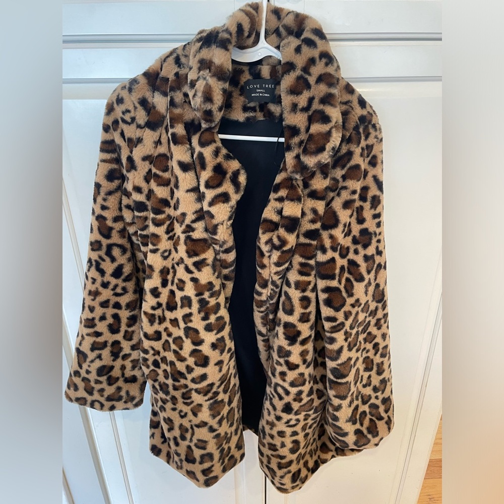 LOVE TREE size small NEW leopard coat